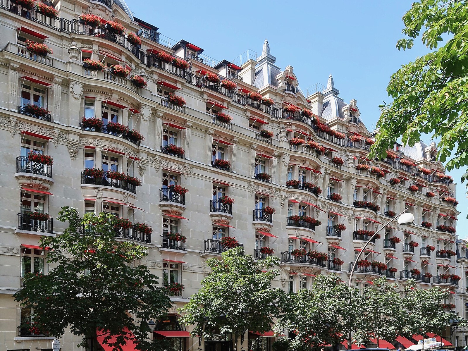 Plaza Athénée, Paris